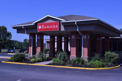 Отель Ramada by Wyndham East Syracuse Carrier Circle