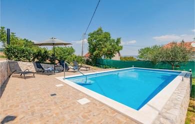 Holiday home Beautiful home in Runovic with Outdoor swimming pool, WiFi and 3 Bedrooms