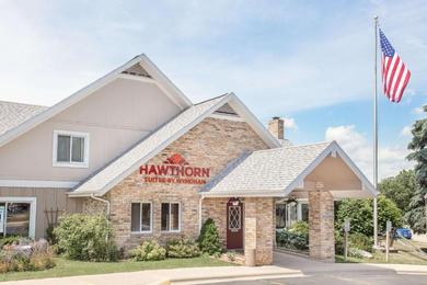 Отель Hawthorn Suites Green Bay