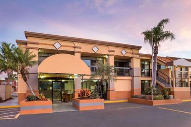 Мотель Travelodge by Wyndham Fort Myers North