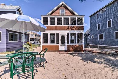 Дом отдыха Beachfront Cottage Porch on Long Island Sound