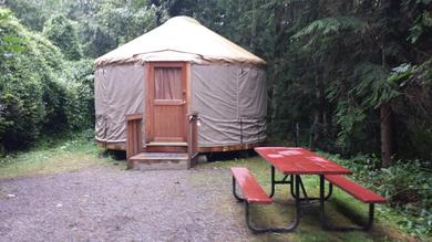 Guest house Snowflower Camping Resort 16 ft. Yurt 10