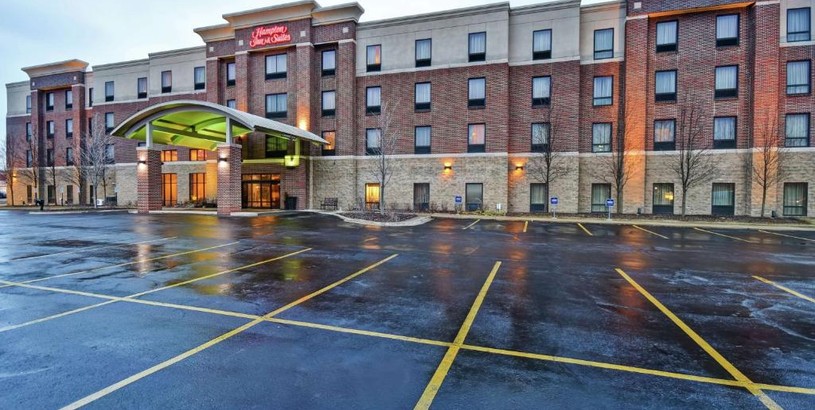 Отель Hampton Inn & Suites Detroit-Canton