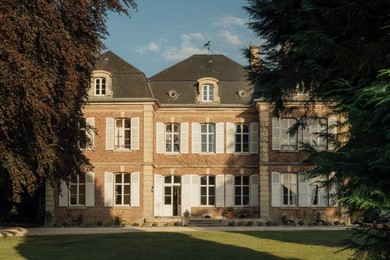 Отель Petit Chateau Vercourt