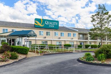 Отель Quality Inn Cape Cod