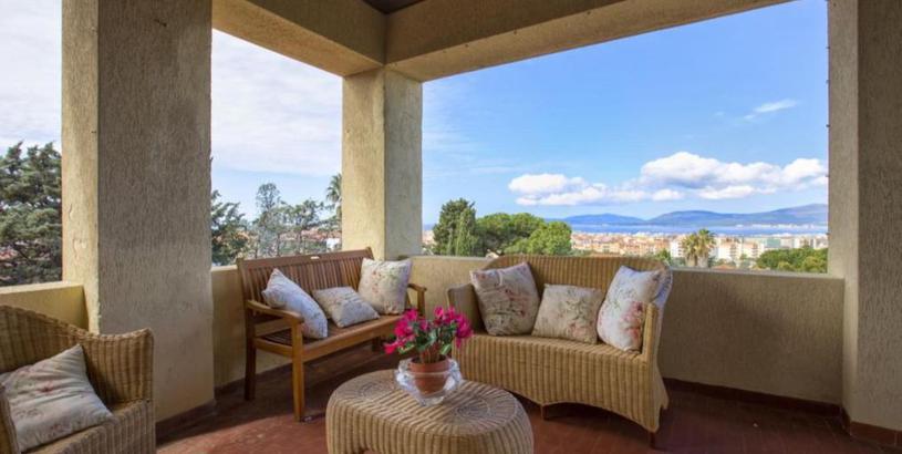 Villa Alghero, Villa Duchessa with sea view surrounded by greenery for 8 people