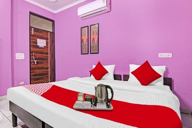 Hotel Flagship Cozy Stay Deluxe Near Dwarka Mor Metro Station