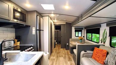 NEW On-Site RV Rental at River Ranch Turn Key Glamping Free Golf Cart 272