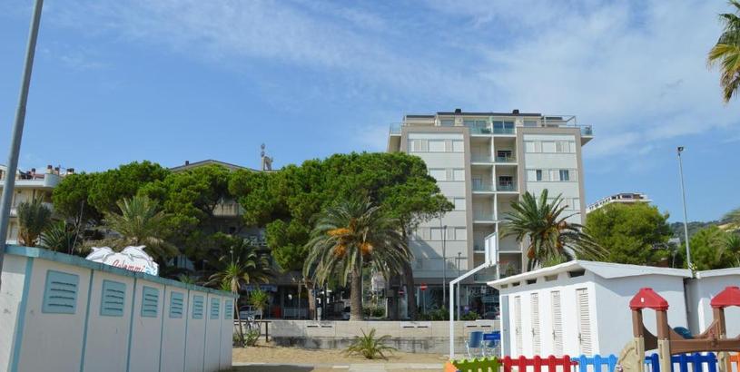 Apartments Appartamento Miramare 3 con servizio spiaggia
