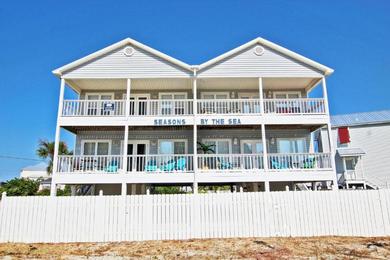Holiday home Seasons by the Sea A1 by Youngs Suncoast