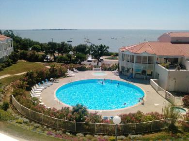 Apartments Appartement d'une chambre a Fouras a 50 m de la plage avec vue sur la mer piscine partagee et jardin amenage
