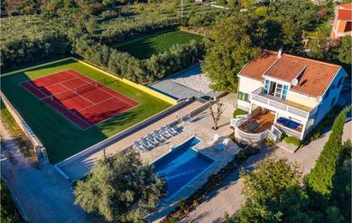 Amazing home in Polaca with Outdoor swimming pool, 4 Bedrooms and WiFi