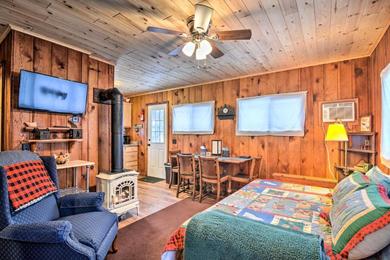 Holiday home Charlevoix Cabin with Patio and Grill - Steps to Lake!