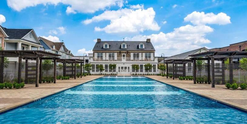 Apartments Prominent Luxury Townhouse in Cypress Water