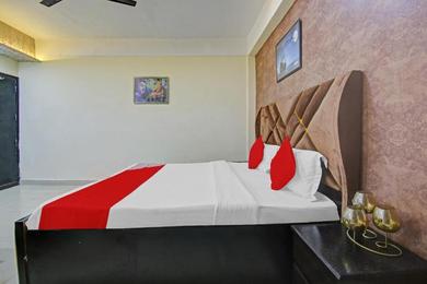 Hotel OYO Dev B & B Rooms Near Palam Metro Station