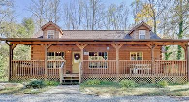 Holiday home Rustic Hendersonville Cabin with Large Deck and Grill!