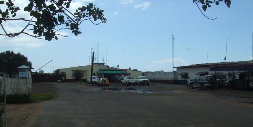 Аэропорт Сприггса Пейна (MLW), Монровия, Либерия