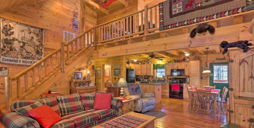 Дом отдыха Cozy Log Cabin Retreat in Lake Lure Village Resort