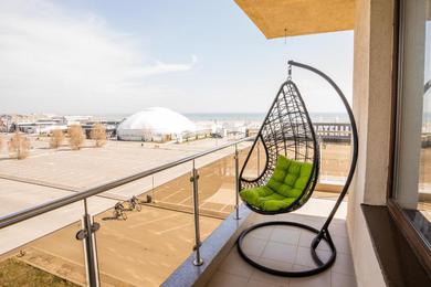 Апартаменты Summerland Sea-View Luxury Apartment