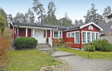 Holiday home Amazing home in Saltsj-Boo with 3 Bedrooms, Sauna and WiFi