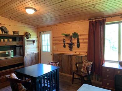 Apartments Tribal Room at Meramec Riverside Lodge & Retreat