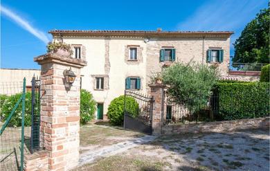 Stunning home in Monteguiduccio with 3 Bedrooms