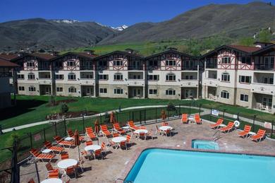 Villa Villas at Zermatt Resort - Condos