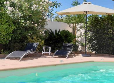 Guest house Chambre en Provence dans villa avec piscine