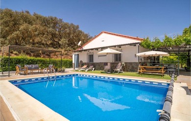  Stunning home in Alhama de Granada with Outdoor swimming pool, WiFi and 3 Bedrooms