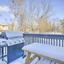 Дом отдыха Pocono Mountains Home with Deck, Grill and Fireplace!