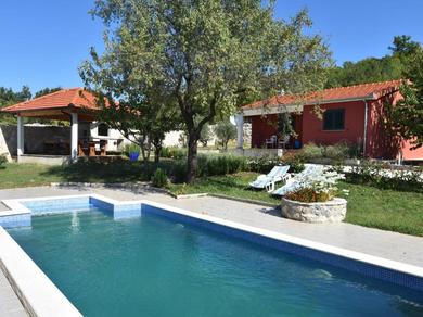 Villa Luxurious Villa with Private Pool in Trilj Dalmatia