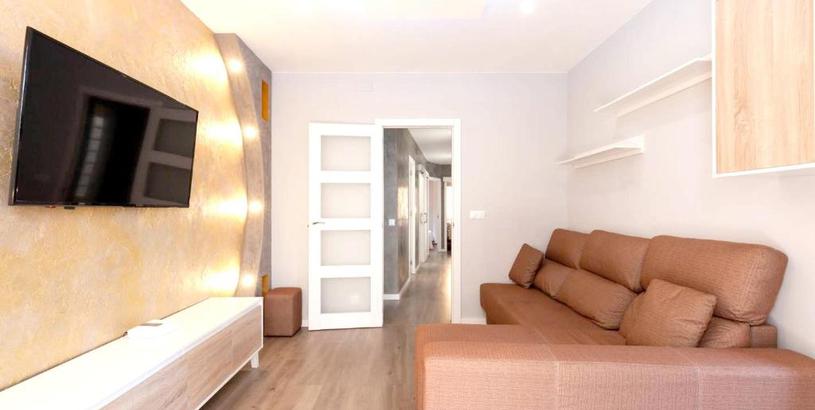 Apartments Apartment with 4 bedrooms in Reus with wonderful city view balcony and WiFi
