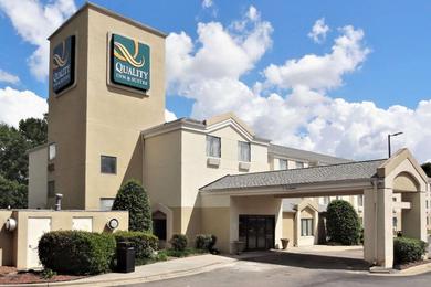 Отель Quality Inn & Suites Raleigh North Raleigh