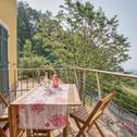 Дом отдыха Awesome home in Magliolo-Finale Ligure with 2 Bedrooms and Outdoor swimming pool