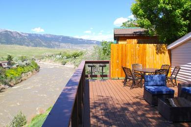 Holiday home Yellowstone Treasure Guesthouses on the River