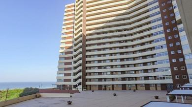 Апартаменты Shangri-LA Beach Front Holiday Apartments
