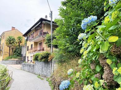 Apartments Welcoming holiday home in Germignaga with garden