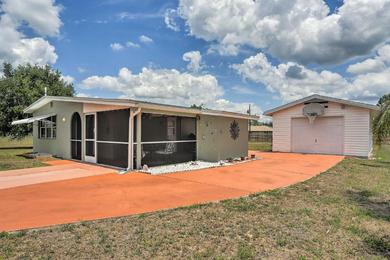 Holiday home Updated Lehigh Acres Escape with Screened-In Porch!