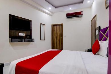 Hotel Flagship Hotel Blink Inn Near Dashrath Puri Metro Station