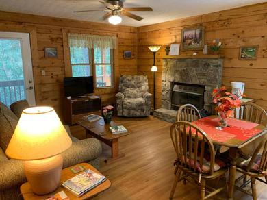 Дом отдыха Misty Creek Log Cabins