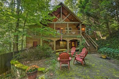 Дом отдыха Cozy Cabin with Deck, Walk to Wildcat Creek and Dining