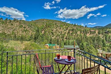 Дом отдыха Cozy CO Rocky Mountain Retreat Near Pikes Peak!