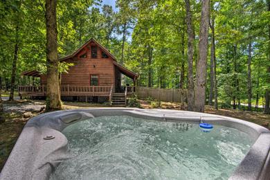 Holiday home Sweet Tea Hideaway with Fireplace, Trails and Angling!