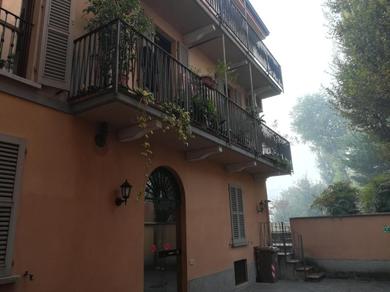 Apartments BILOCALE VICINO AL TEATRO PONCHIELLI