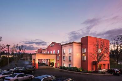 Отель DoubleTree by Hilton Portland - Beaverton