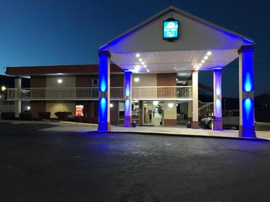 Motel Americas Best Value Inn & Suites-Dalton, GA - I-75, Exit- 328