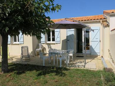 Holiday home Holiday Home Les Coquelicots - IDO209