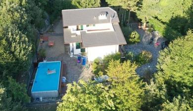 Holiday home Villa mit privatem Pool und whirlpool in ruhigen Lage Naturnah