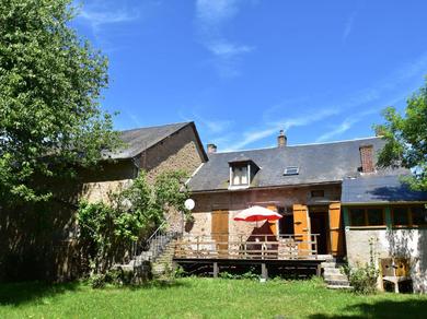 Holiday home Holiday Home in Gacogne with Garden Terrace Barbecue