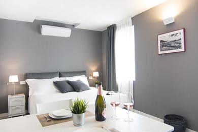 Апартаменты LA QUADRA - cozy suites in Iseo old town, 50m from lake promenade